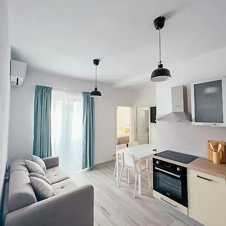 Happy Apartment Sukosan