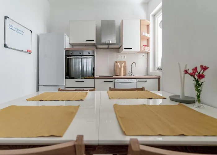 アパート Happy Sukošan